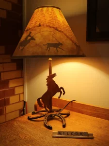 Lamp with horse, horse shoe and cowboy